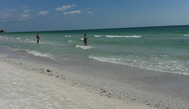 Siesta Key Direct Bay view 2-bedroom condo