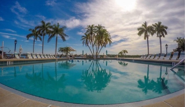 Siesta Key For Me @ The Palm Bay Club