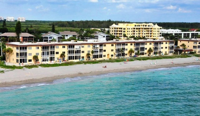 Siesta Key - Gulf-Front Retreat - 2 BR – Free Boat Docks - Upscale