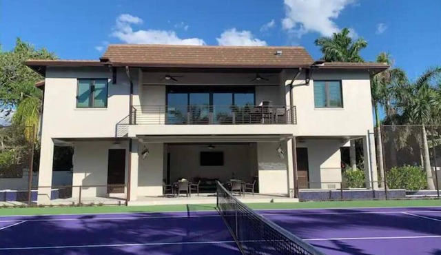 Siesta Key Sports Paradise- bball, vball, tennis, pickleball