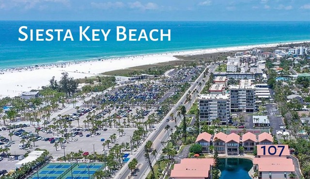 Siesta Key Townhome across from Pristine Sand & Blue Waters 2b/2b king queen