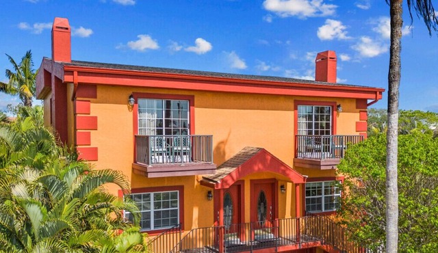Siesta Key Village, Heated Pool, Beach Access 4 min Walk, 8bdr