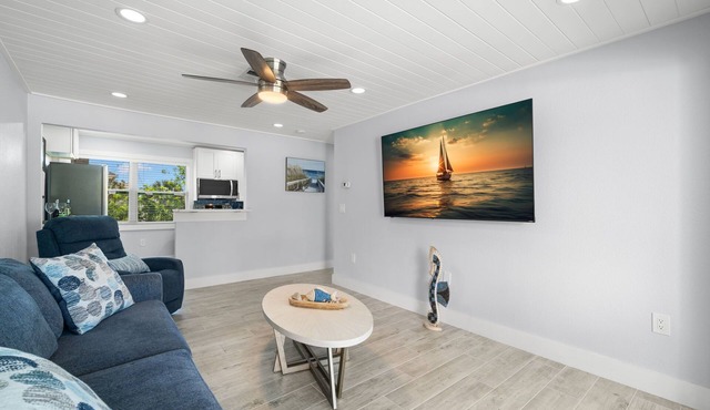 Siesta Key Waterfront Condo, Beachfront, Pool, Sunset View