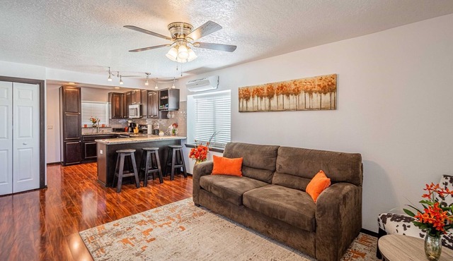 Siesta Suites C - Cozy 2 Bedroom In North Valley!