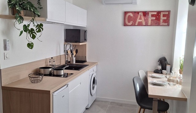SIGEAN 11130, rent brand new vacation studio, 2 persons.