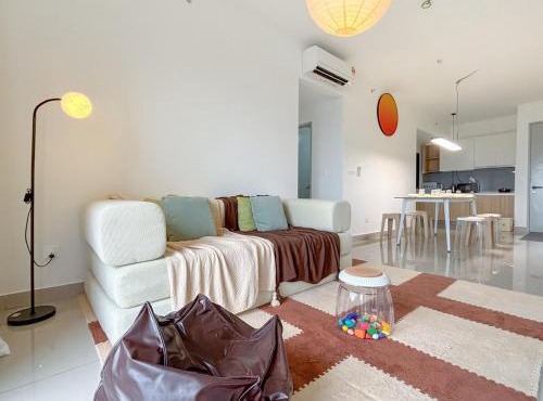 Signature 3-bedroom w Kiara Bay view