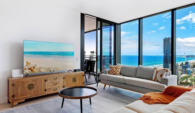 Signature Broadbeach Ocean Views Apartment - CoastHM