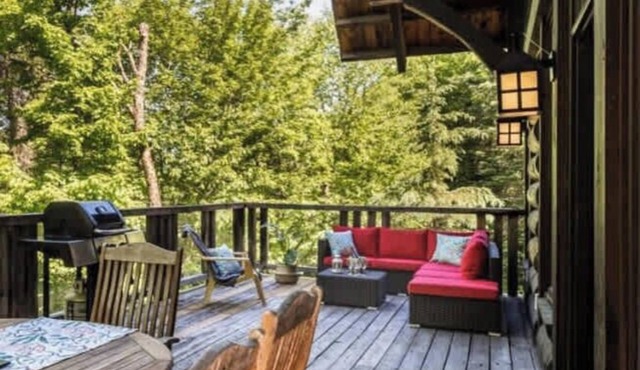 Signature Chalet | Spa, Sauna & Fireplace at Eko59