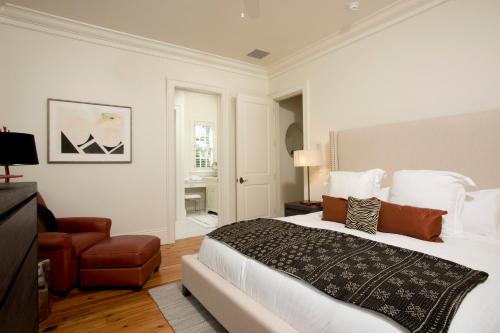 Signature Four Bedroom Lagoon Residence 1004