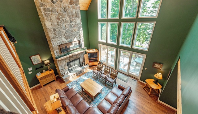 Signature Lakefront w/Dock & Pool Table