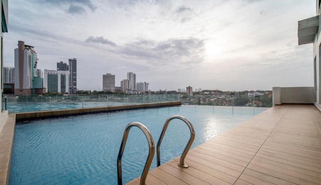 Signature Private Pool 16pax KSL Midvalley