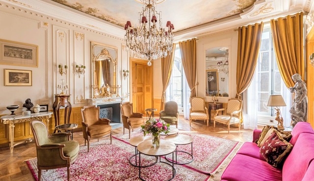 Signature Suite Eiffel Tower terrace