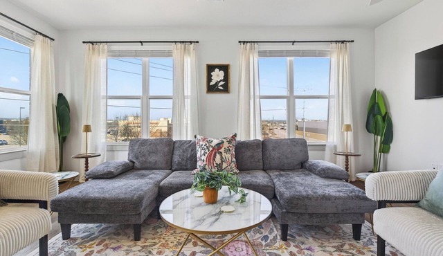 Signature Sunlit 2BR 2BA | Open Concept