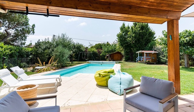 Signoret - Belle maison avec piscine