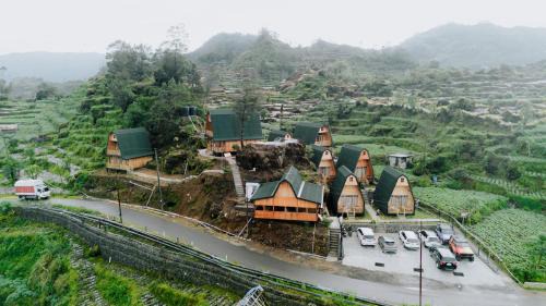 Sikunir Pondok Cabin By Travelink