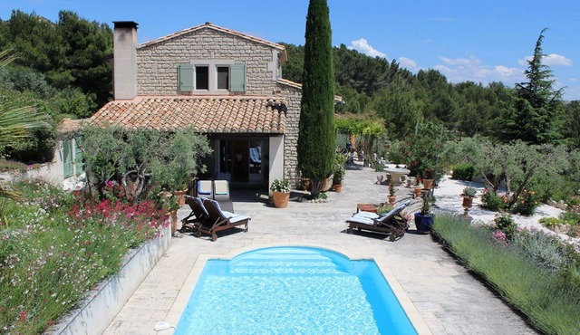 Silence and breathtaking views over the most beautiful village of Provence