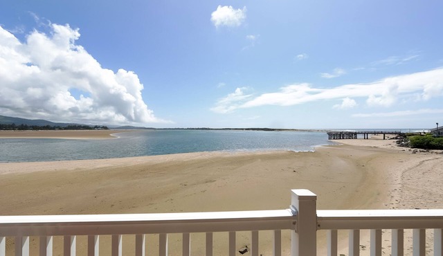Siletz Bay Beachfront Hotel by OYO Lincoln City