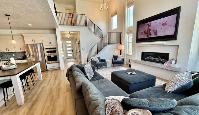 Silicon Slopes Getaway | 2 Kitchens + Private Yard