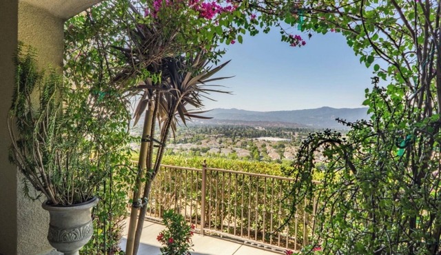 Silicon Valley Private Bedroom/Bathroom with View