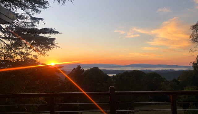 Silvan Dam View - Family Mountain House