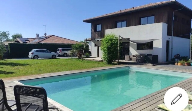 Silver Coast Villa. Moliets and maa. 160m2 villa with large swimming pool.