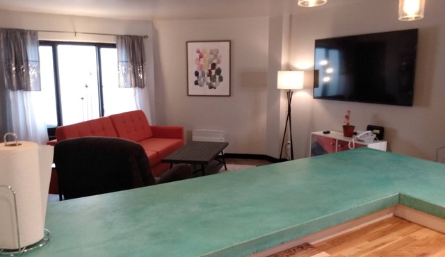 Silver Creek 2 BR Condo, A/C, Indoor/Outdoor Pool & Hot Tub