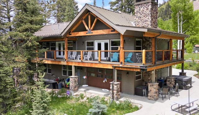 Silver Fork Chalet - Hot Tub & 18+ Beds