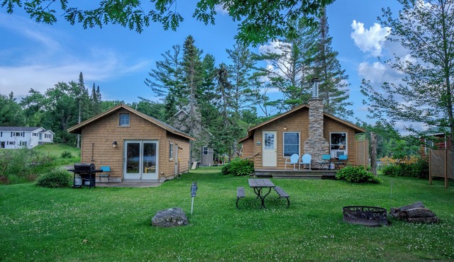 Silver Lake Cabin and Bunk House with North Woods Charm