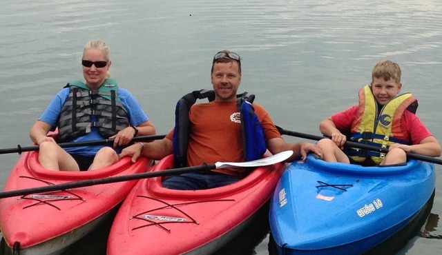 Silver Lake IN cottage sleeps 9. Two full baths. Water sports, games, and movies