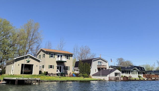 Silver Lake, NY - Lakeside Retreat: 2025 Fall Dates Available!