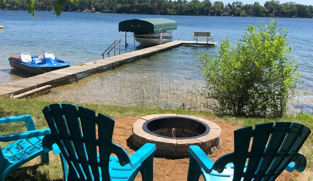 Silver Lake Retreat, 3 bedroom, Great Lake frontage!