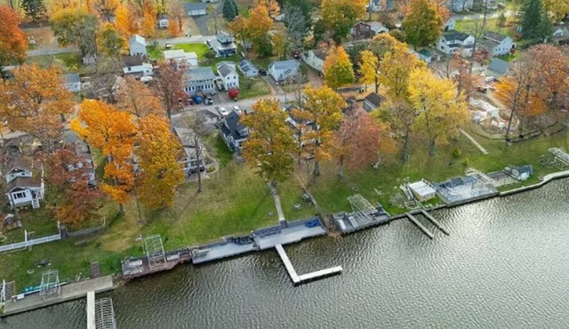 Silver Lake Waterfront Escape