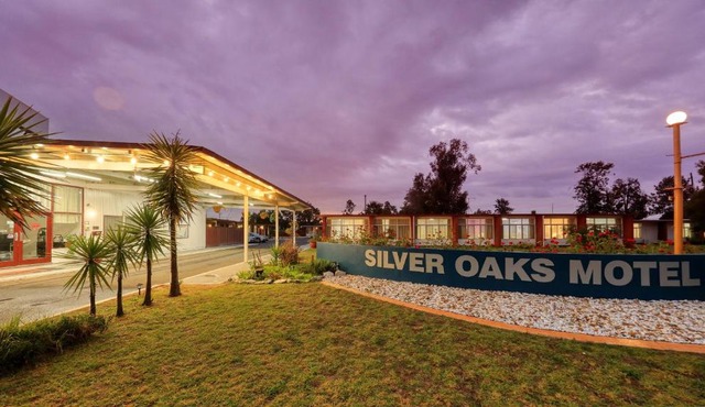 Silver Oaks Motel