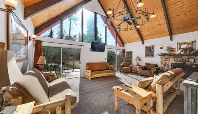 Silver Pines Lodge