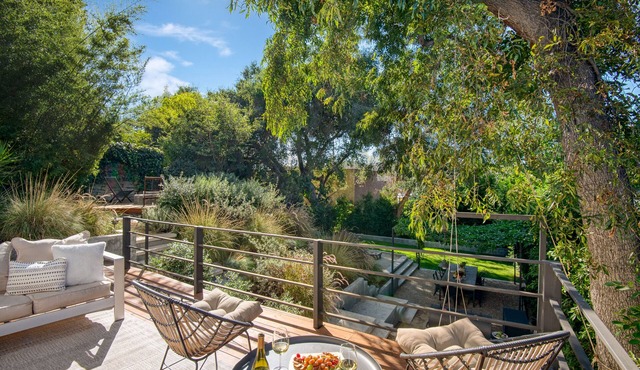 Silver Screen by AvantStay | Luxe Backyard Escape