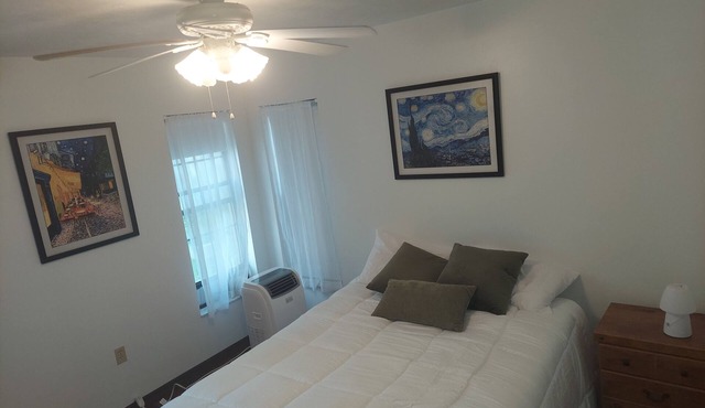 Silver Springs 3-bedroom Chalet with AC, Pool and WiFi in wonderful Ocala