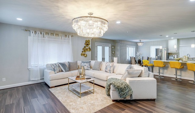 Silver Springs Home: Walk to Downtown!