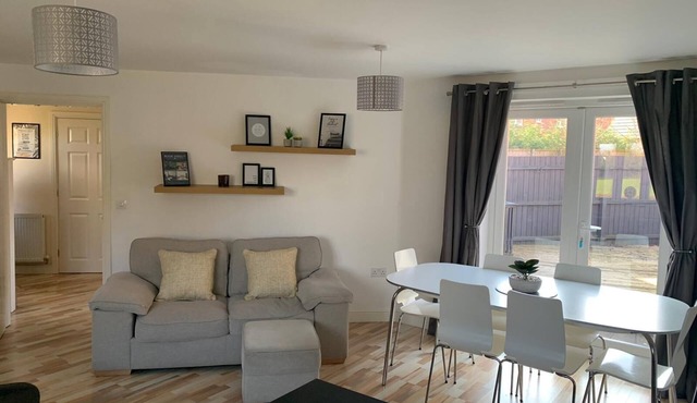 Silver Stag Properties, Spacious 3 BR Haven