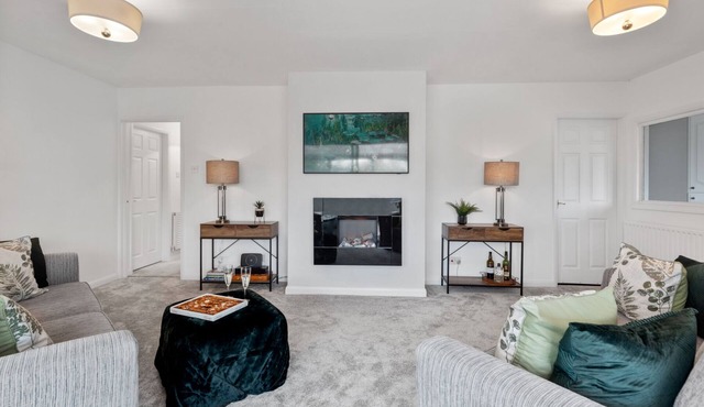 Silver Stag Properties, Luxurious 3 BR Bungalow