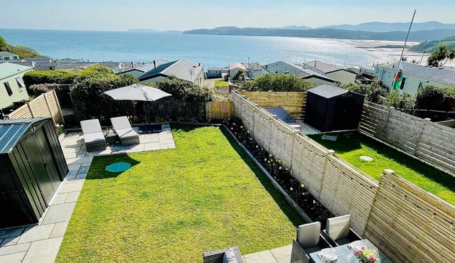 Silver Strand - Three Bedroom Cottage, Sleeps 6