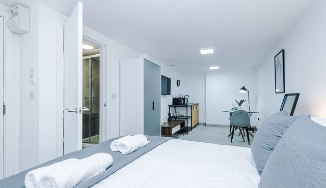 Silver Street | Studio Apartments