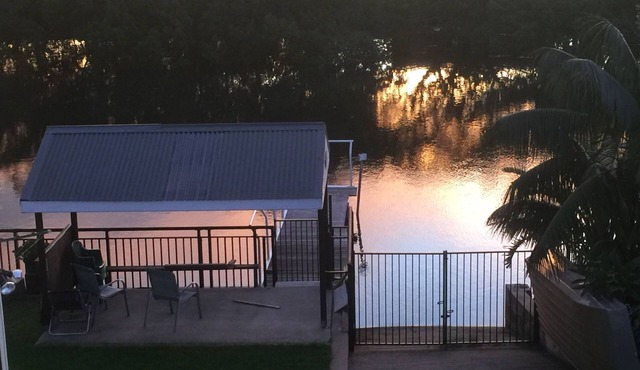 Silver Waters -Large Family Home to Retreat, Unwind and Relax - Close to Beaches