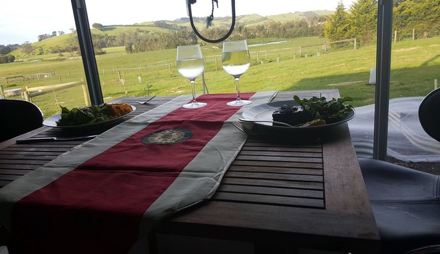 Silverbirch Cottage is only 500 meters fro the centre of Loch