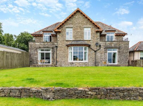 Silverdale Apartment