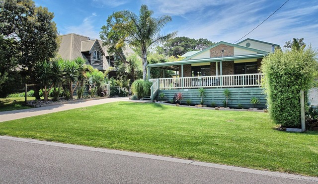 Silverleaves Sensation! Large family holiday home on Saunders!