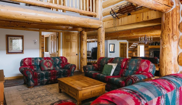 Silverthorne Cabin with Hot Tub and Forest Access