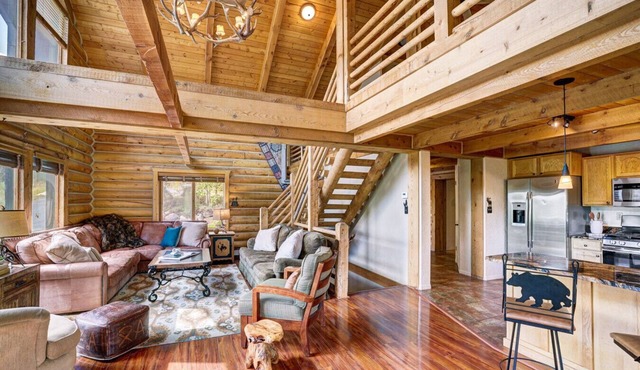 Silverthorne log cabin retreat | hot tub, fire pit & mountain views