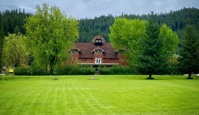 Silverton Mountain Manor