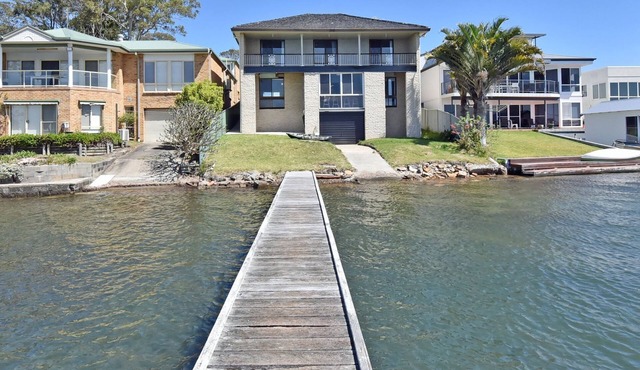 Silverwater Serenity Shores Absolute Waterfront On The Lake