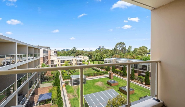 Silverwater Stay Near Parks and Cafés